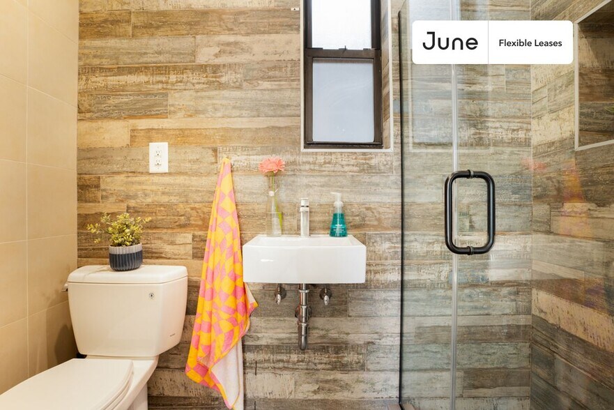 Building Photo - Enchanting ROOM at The Seneca House