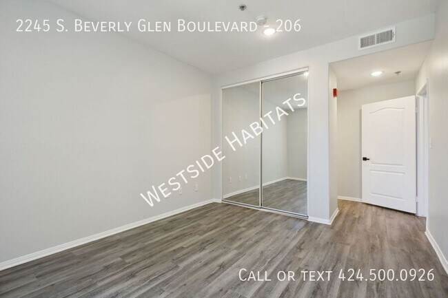 Building Photo - 2245 S Beverly Glen Blvd