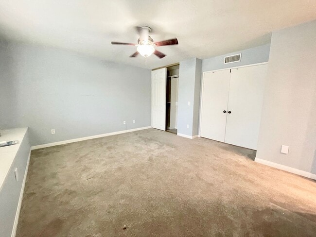 Building Photo - Updated 3 Bedroom Summerset Ct Home!