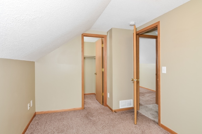 Building Photo - 123 4th Ave E