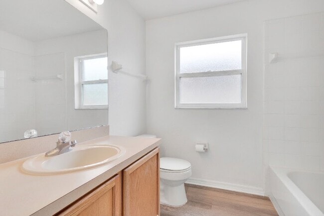Building Photo - 7931 Oakstone Ct