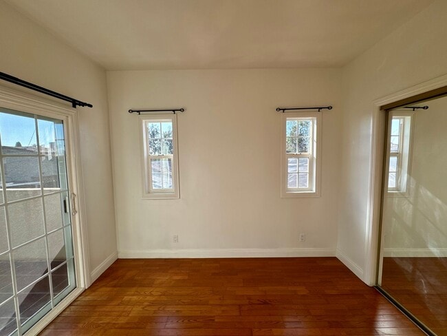 Building Photo - Beautifully Renovated 4 Bed 4 Bath House For Rent In Long Beach!