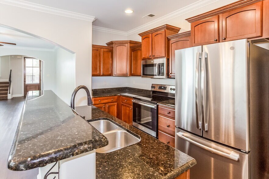 Building Photo - 7397 Brentridge Dr