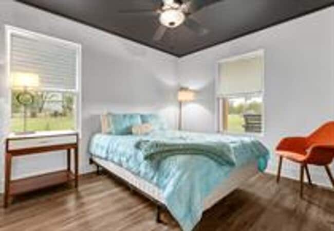 Building Photo - 15820 TX-21