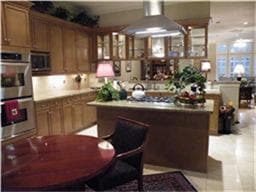 Building Photo - 1044 Memorial Village Dr