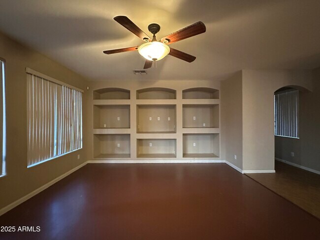 Building Photo - 12534 W Solano Dr