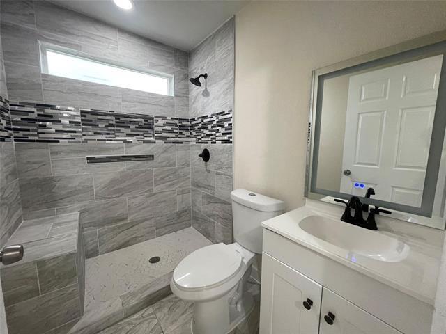 Building Photo - 326 Avenue J