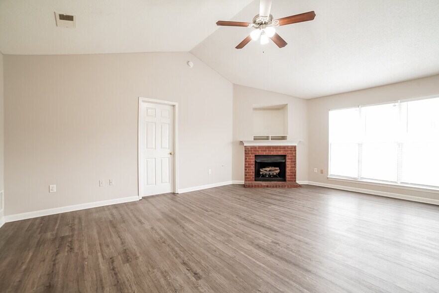 Building Photo - 1656 Mary Payton Dr