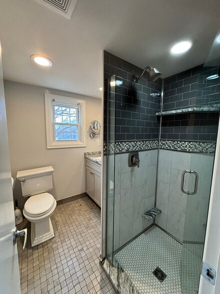 Building Photo - 4544 Mason St