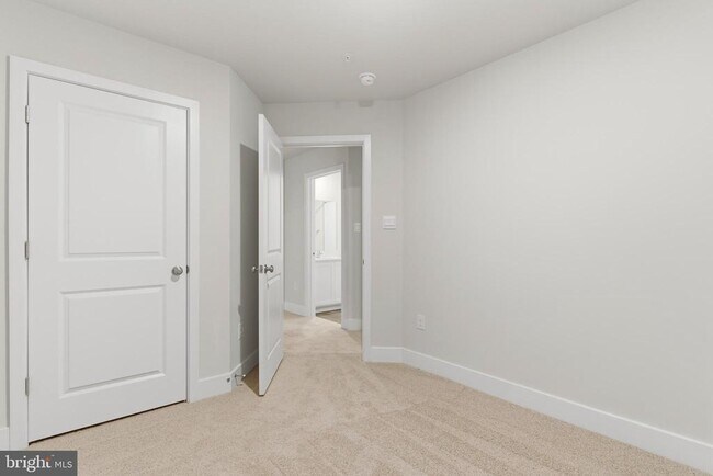 Building Photo - 5221 Manor Park Dr