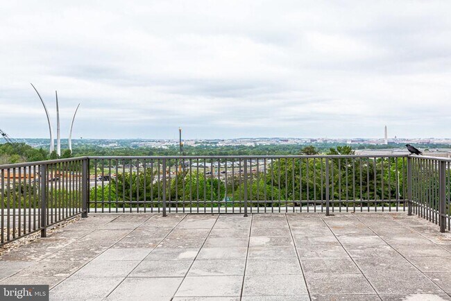 Building Photo - 1300 Army Navy Dr