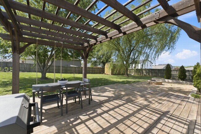 Building Photo - 1275 S Jaylin Ave
