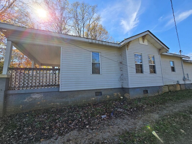 Building Photo - 117 N Main St