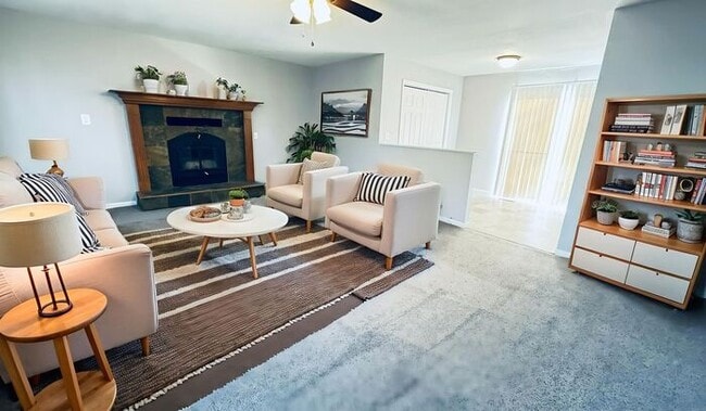 Building Photo - Single-Family Home with Large Yard in Lee's Summit, MO. **Move-In Special Bonus**