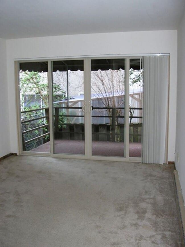 Interior Photo - L&P
