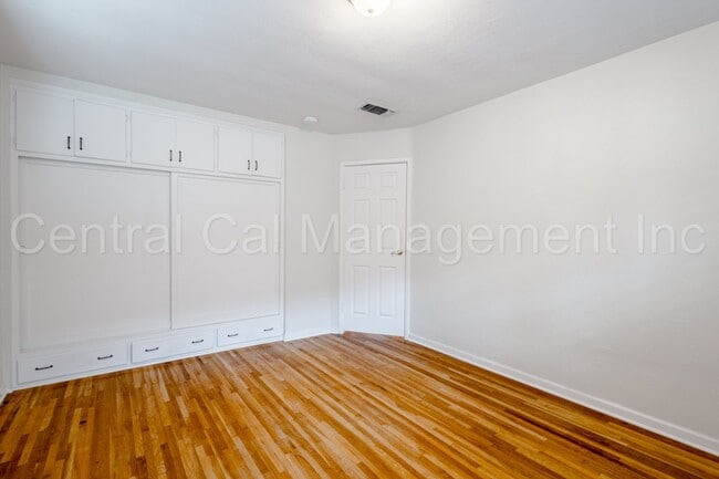 Building Photo - 3 Bedroom/2 Bath Home Near Panorama Bluffs and Garces High School - $2750 Per Month!