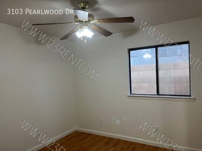 Building Photo - 3103 Pearlwood Dr