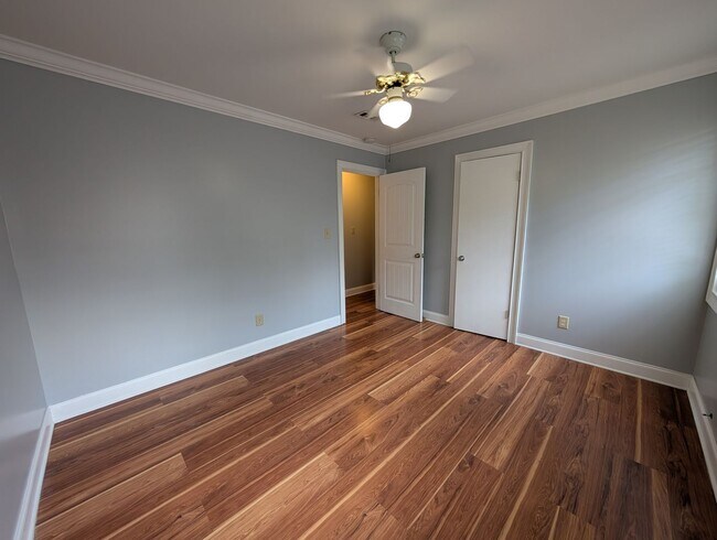Building Photo - 741 Cherry Dr