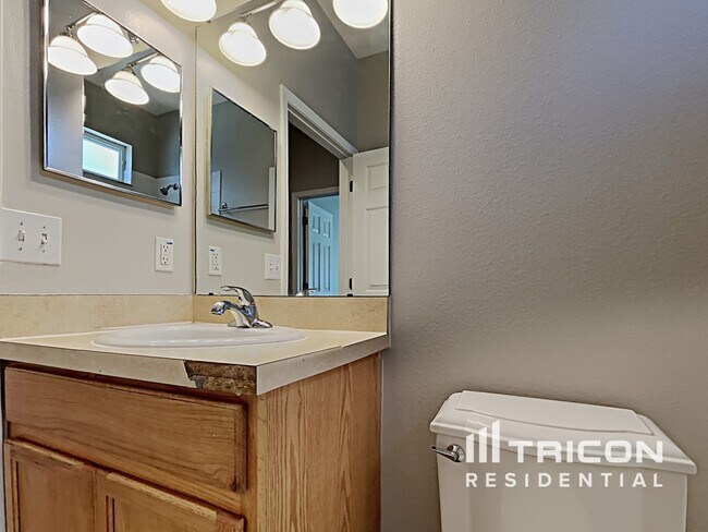 Building Photo - 15826 Cedar Elm Terrace