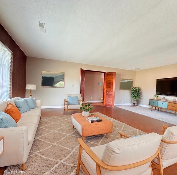 Building Photo - 14550 Acapulco Rd