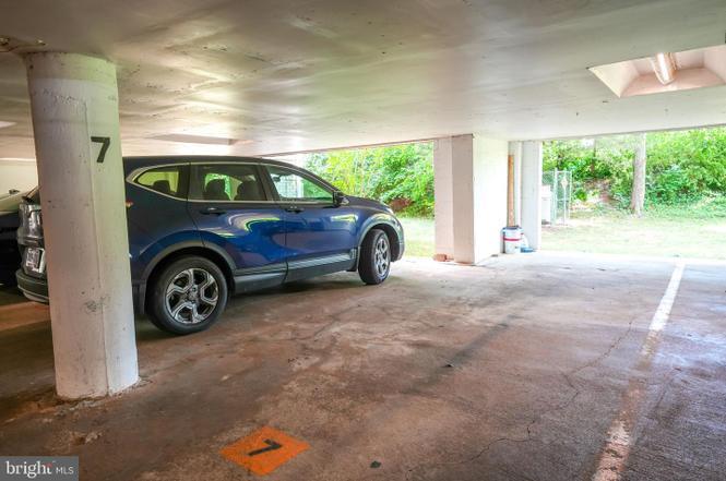 Building Photo - 7600 Tremayne Pl