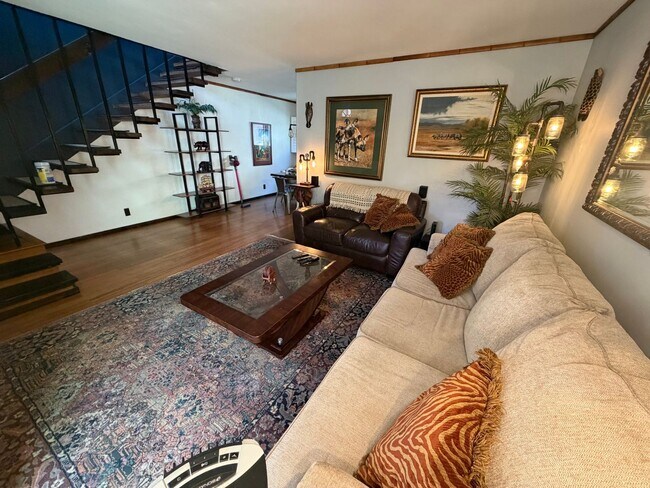 Building Photo - Fully Furnished Condo in the Heart of San Diego | 2 Parking Spaces, In-Unit Laundry, & Luxury Ame...