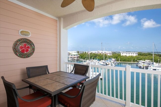 Building Photo - Seasonal Waterfront Living | Available April 15 – October 31