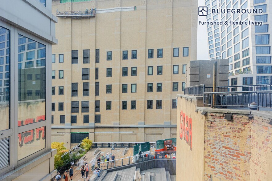 Building Photo - 450 W 17th St