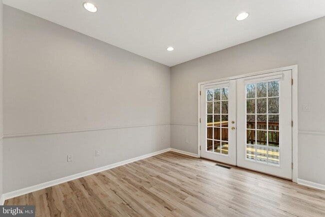 Building Photo - 1099 Longview Ln