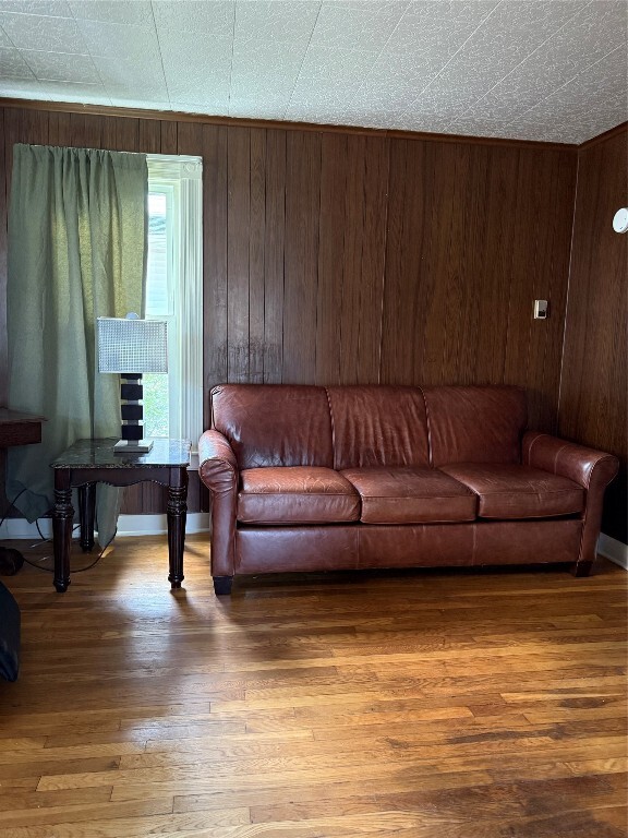 Building Photo - 206 Willow St