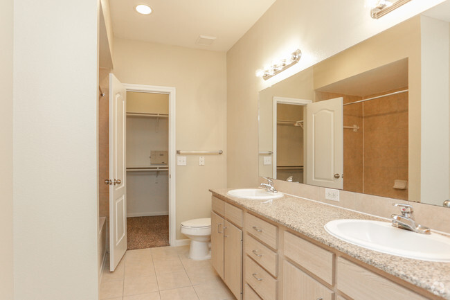 Master Bathroom - Ashley House