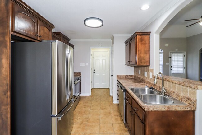 Building Photo - 35 Barkridge Dr