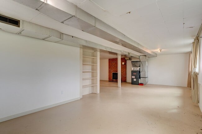 Building Photo - 3 Bedroom 2 Bath Home near Heart of Oak Ha...