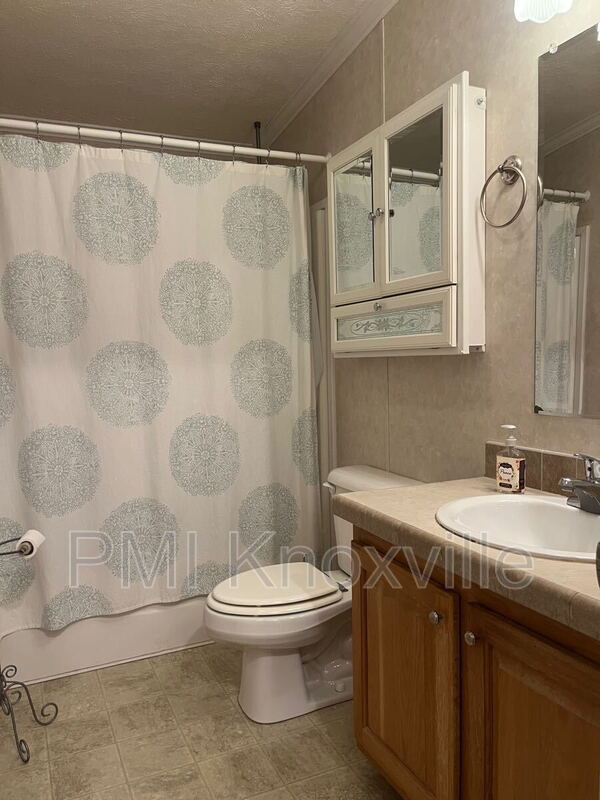 Building Photo - 8821 Trout Rd