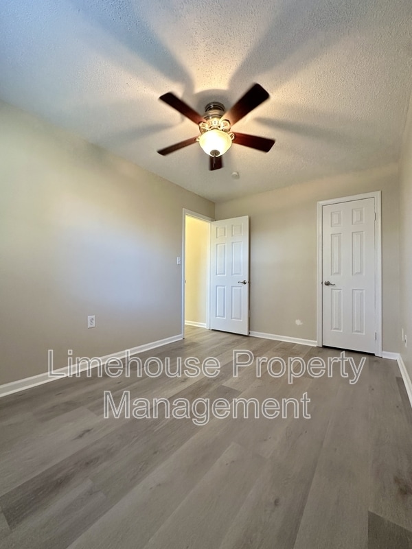 Building Photo - 1273 Nesbitt Dr