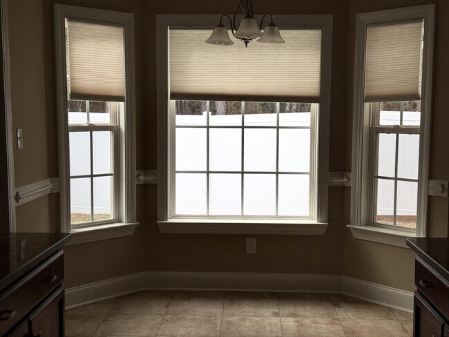 Building Photo - 301 Macarthur Dr