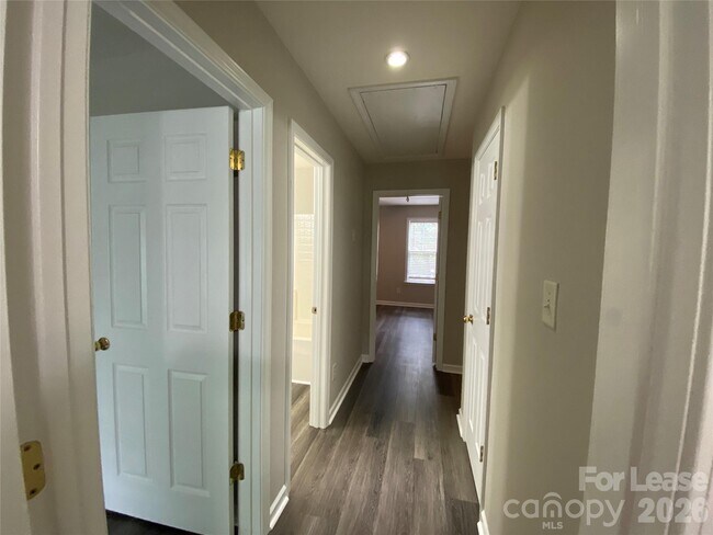 Building Photo - 10310 McGoogan Ln