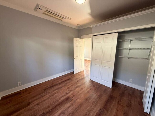 Building Photo - Two Bed 1 Bath House with Fenced Backyard!