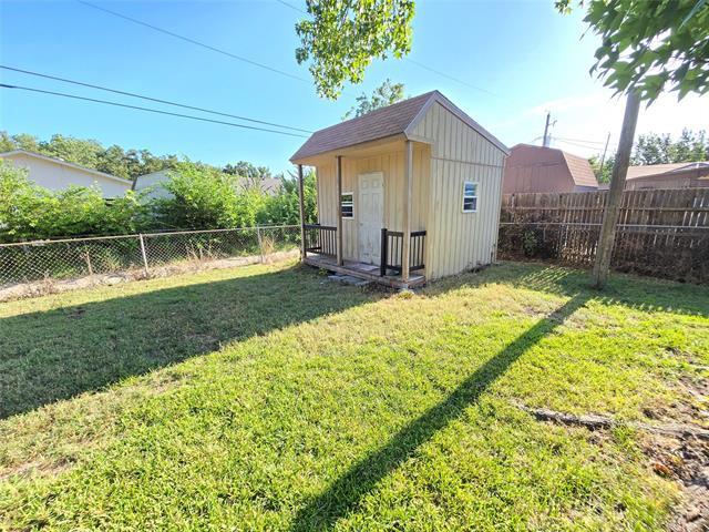 Building Photo - 610 Edelweiss Dr