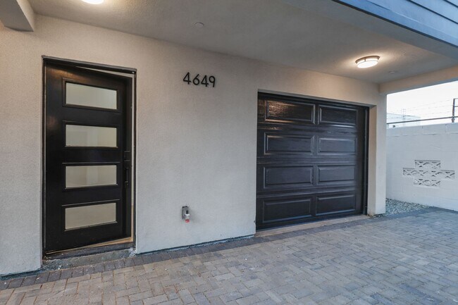 Building Photo - 4647 Pickford St