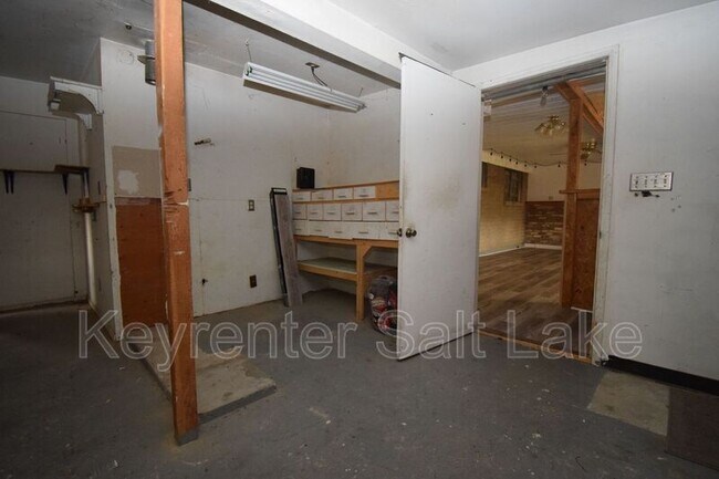 Building Photo - 3215 S 4400 W