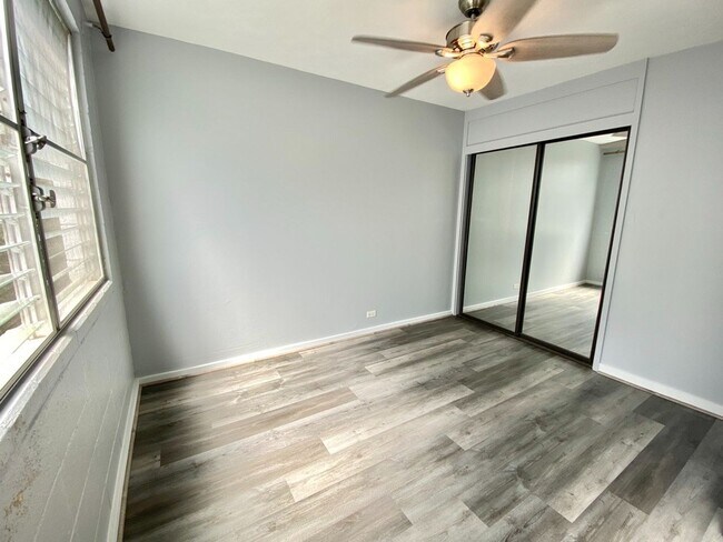 Building Photo - 2nd floor walk-up Makiki 1-bedroom, 1-bathroom, Near Punahou, UH Manoa, Kapiolani Hospital