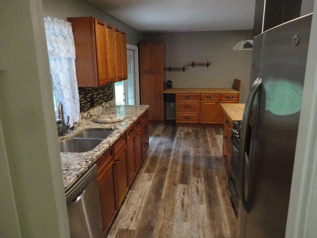 Building Photo - Owner lookin for a 7 month Lease only