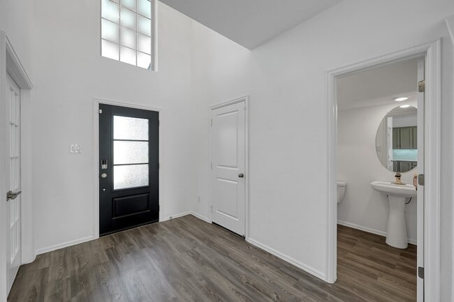 Building Photo - 19017 Sonora Chase Dr