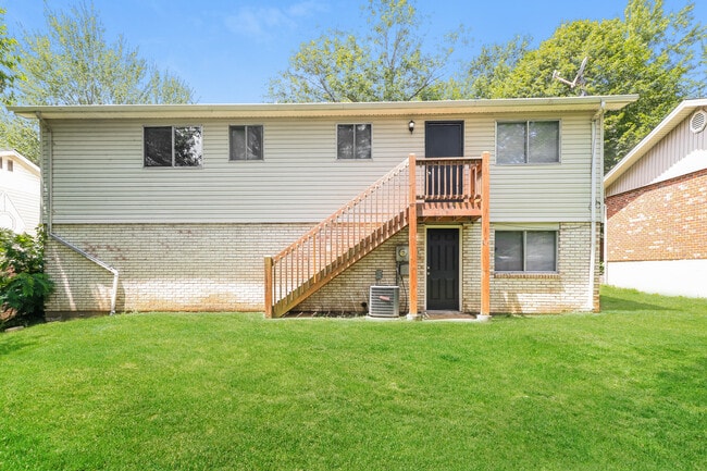 Building Photo - 2032 Farflung Dr