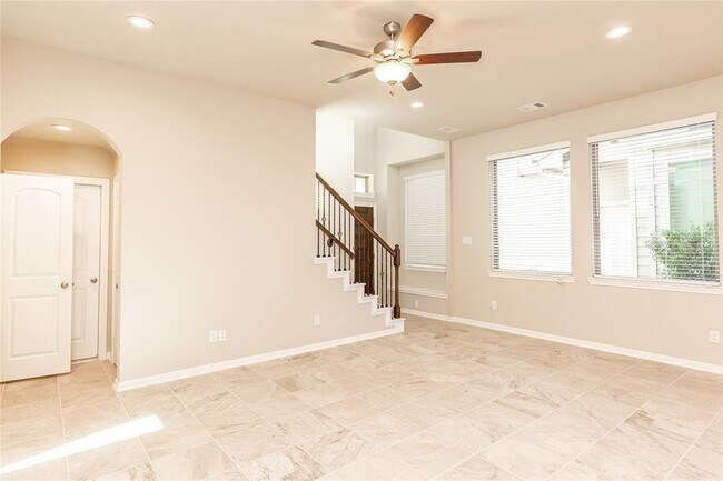 Building Photo - 5546 Sallow Bay Ln