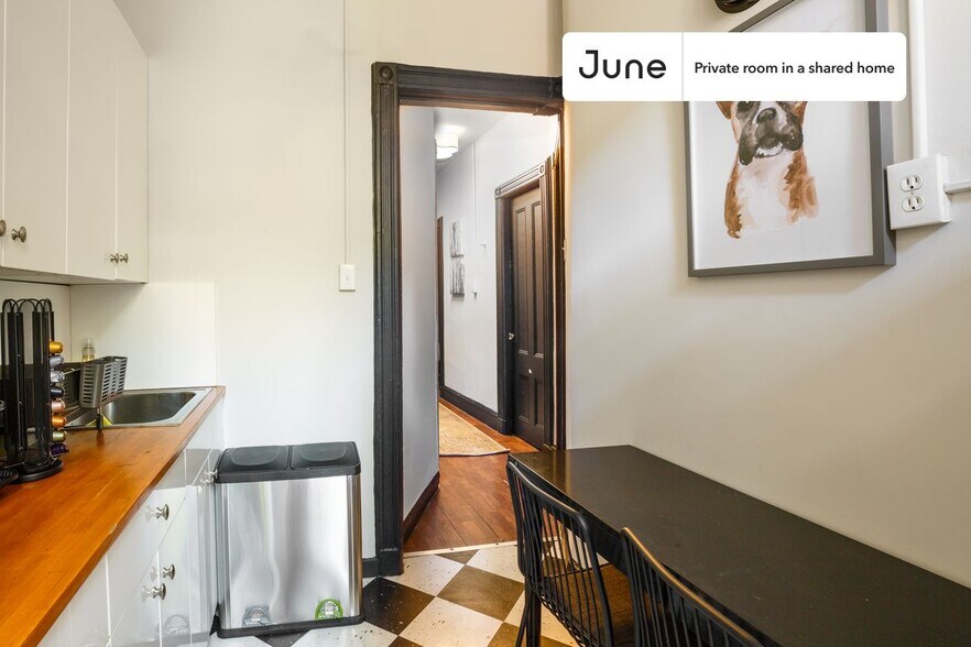 Building Photo - Room in Shared 4 bed/1 bath home in Hell's Kitchen