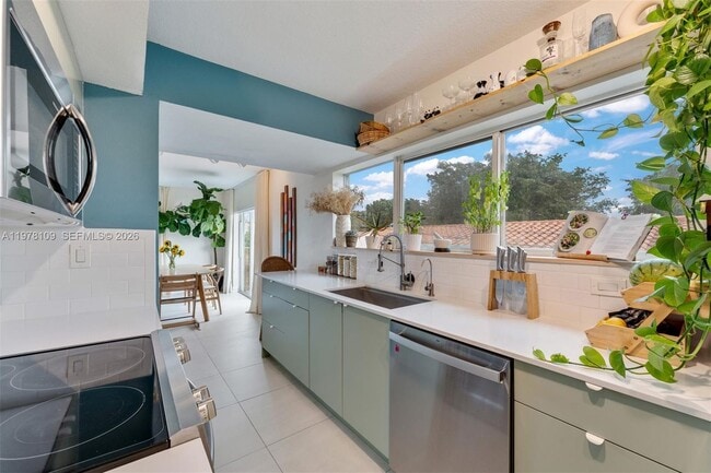 Building Photo - 630 85th St