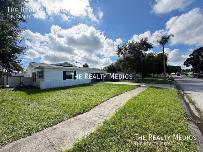 Building Photo - 1718 Palmer Ln