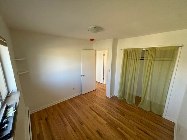 Building Photo - 3045 23rd St